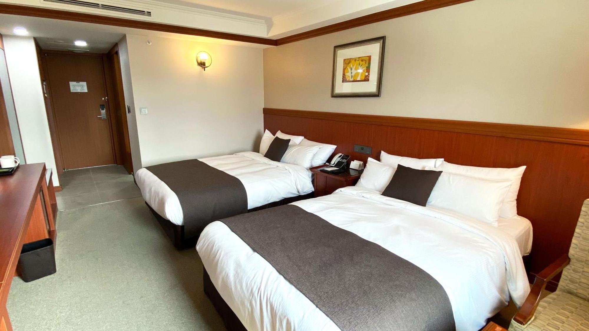 Commodore Hotel Кёнджу Экстерьер фото