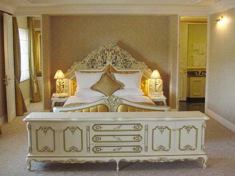 Commodore Hotel Кёнджу Экстерьер фото